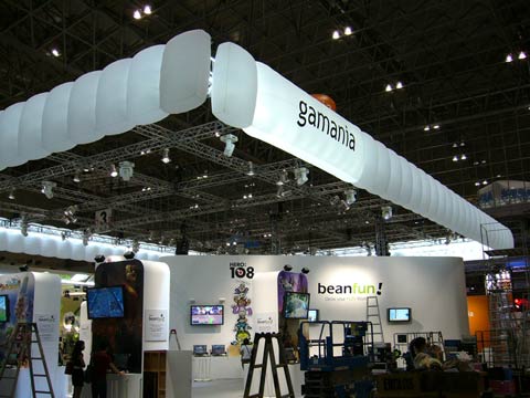 展示会ブース風船装飾施工例